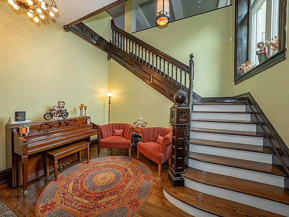 4th image of 206 Price Ave