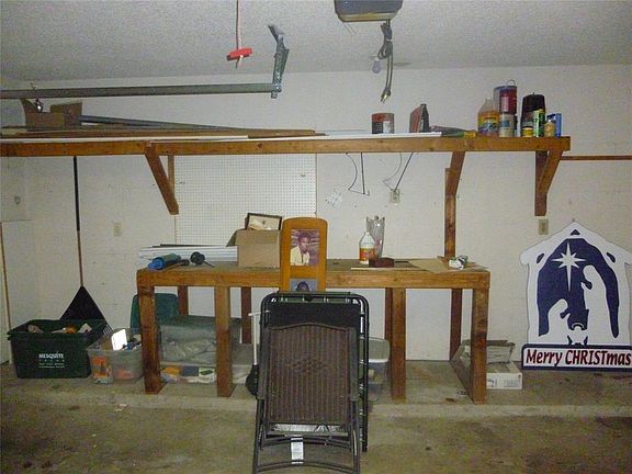 4th image of 614 Brittany Dr
