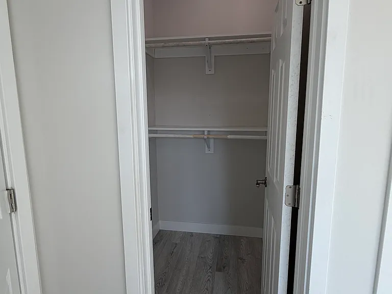 637 S 32nd St — Photo 5