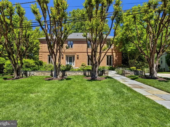 18 Farmington Ct, Chevy Chase, MD 20815