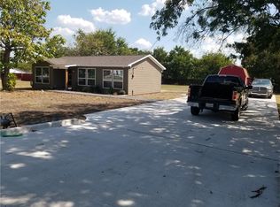 902 Balkan Ln, Lancaster, TX 75134