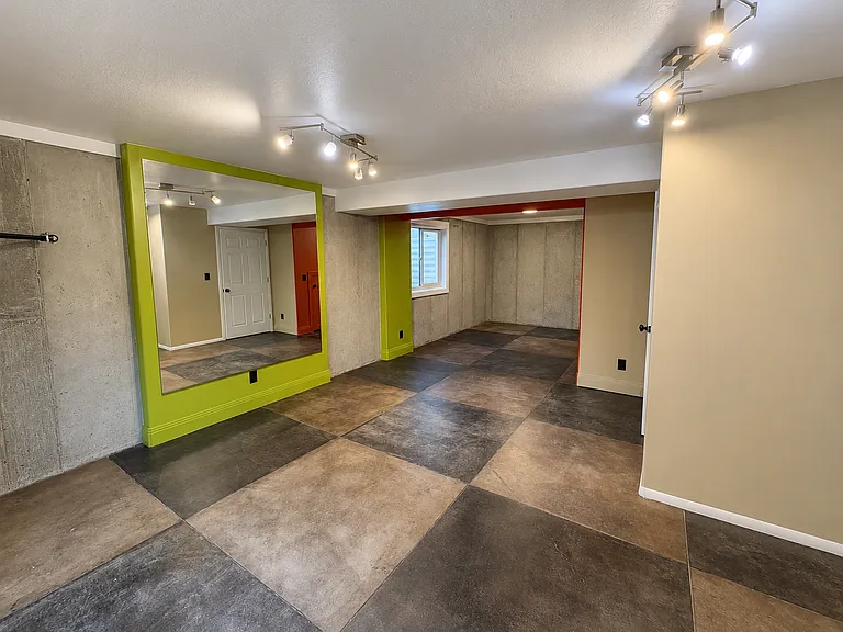 821 Pebble Brook Ln — Photo 25