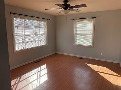 2nd image of 15942 Eleanore Dr