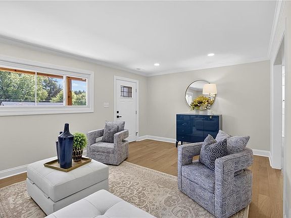 5th image of 4206 Crane Ave