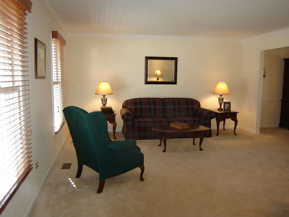 1st image of 276 Southridge Dr