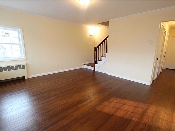 3rd image of 66 E Hollywood Ave
