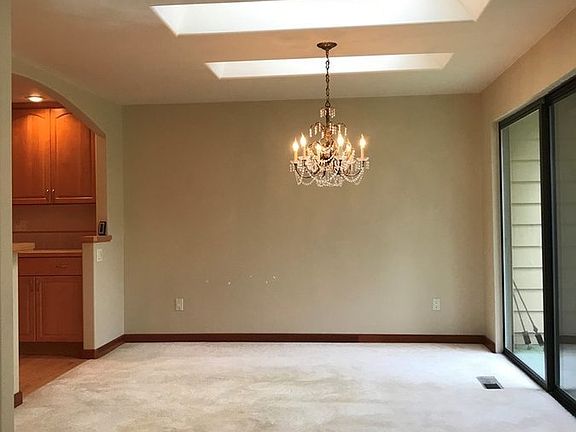 3rd image of 1615 Evergreen Park Ln SW