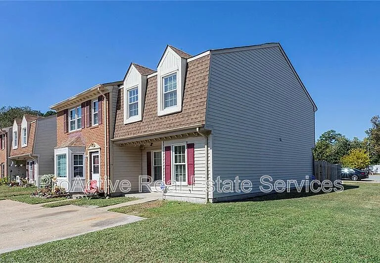 5684 Campus Dr — Photo 2