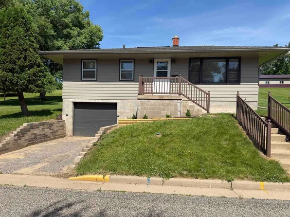 404 N Brooklyn Ave, Elroy, WI 53929