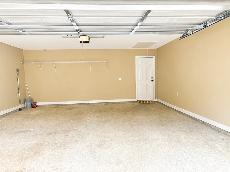 4028 Glen Laurel Dr N — Photo 19