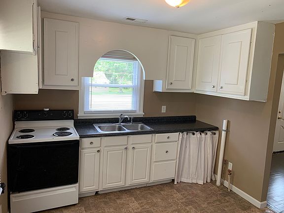 5th image of 4109 Woodbury Pike