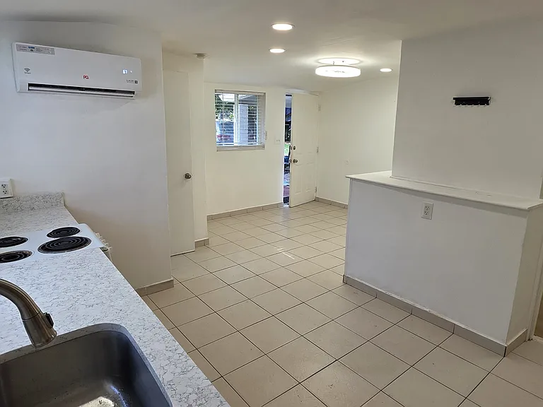 1101 N 58th Ave #3 — Photo 6