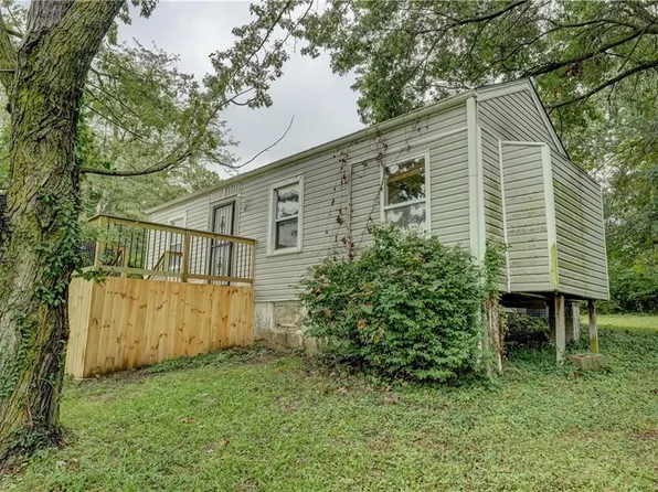 7411 E 83rd St, Kansas City, MO 64138