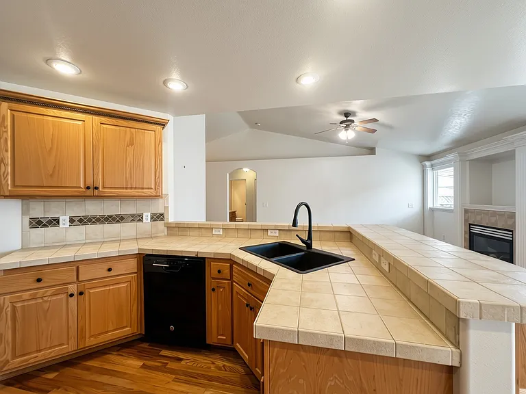4759 E Tanoak Dr — Photo 13