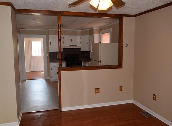 3rd image of 816 Edgemont Ave