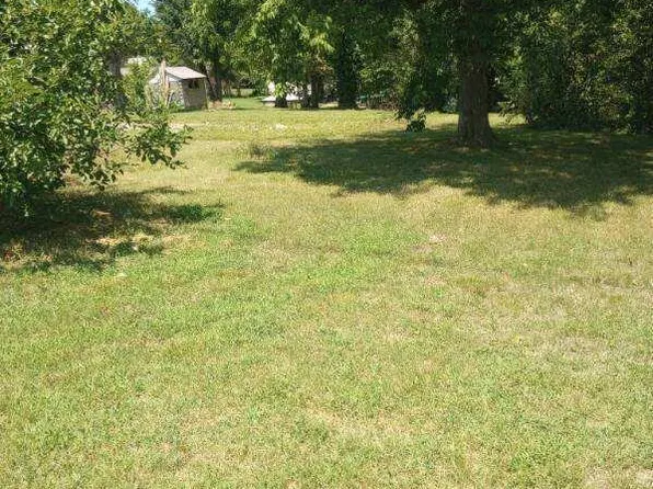 312 W 11th Street, Mountain Grove, MO 65711