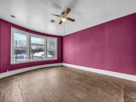 4th image of 157 Mackinaw St