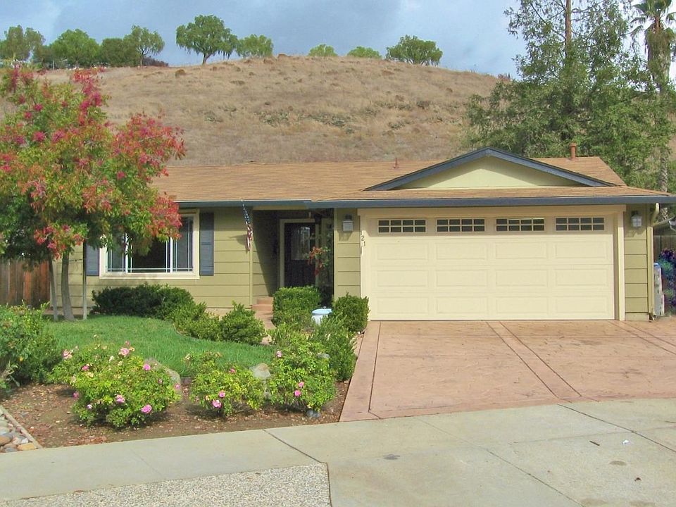1st image of 121 Moundhaven Ct