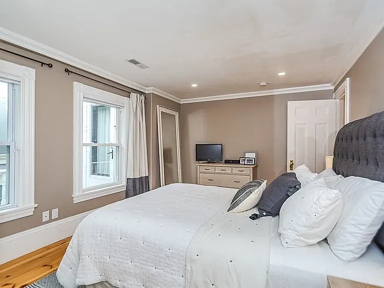 38 Salem St #B — Photo 7