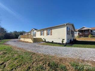 983 W Chapel Rd, Asheville, NC 28803