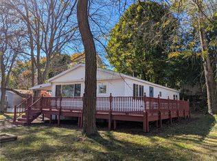8 Gwyn Ln W, Bloomfield, NY 14469