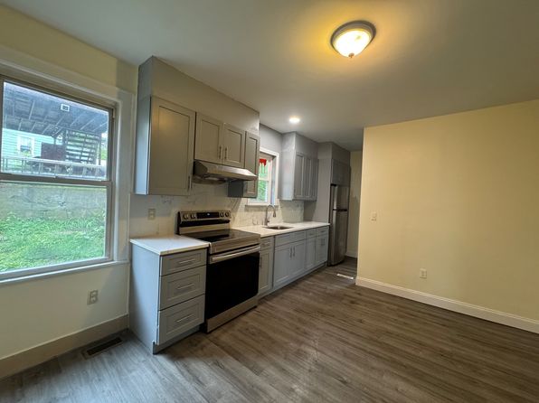 236 W Thames St #1