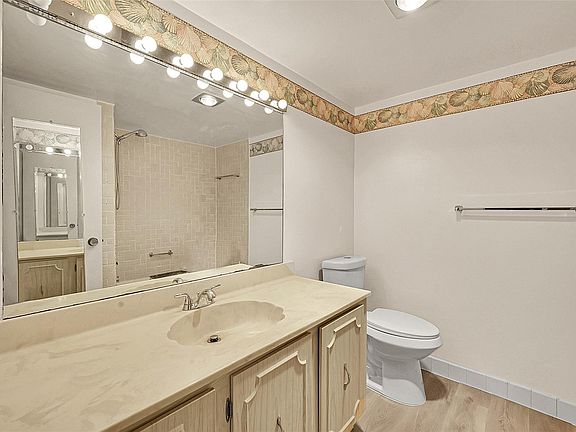 5th image of 3004 NE 5th Terrace #111C