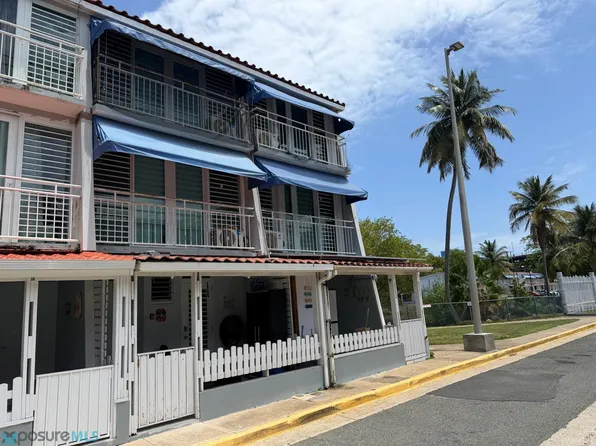 (undisclosed Address), Dorado, PR 00646