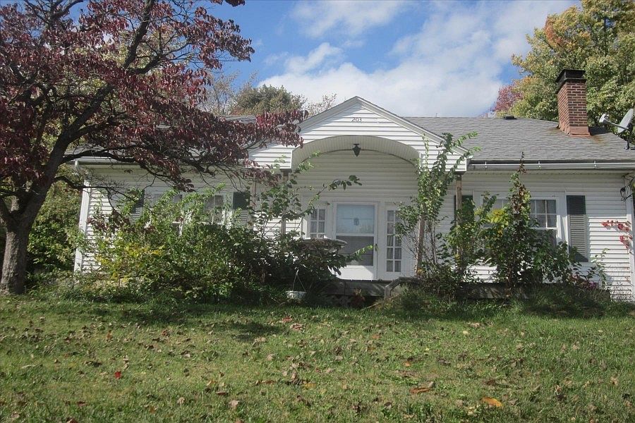 1st image of 203 Wooster Ave