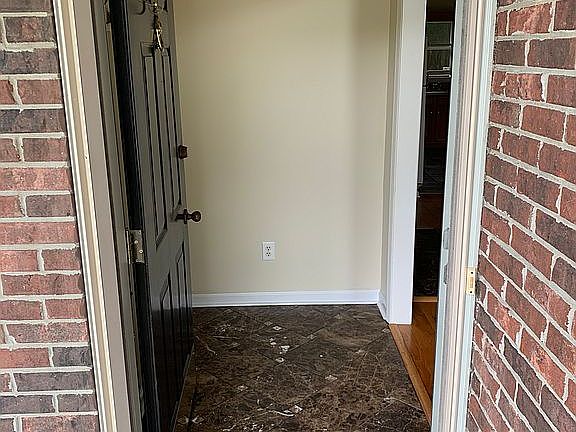 5th image of 500 Chattooga Place Dr