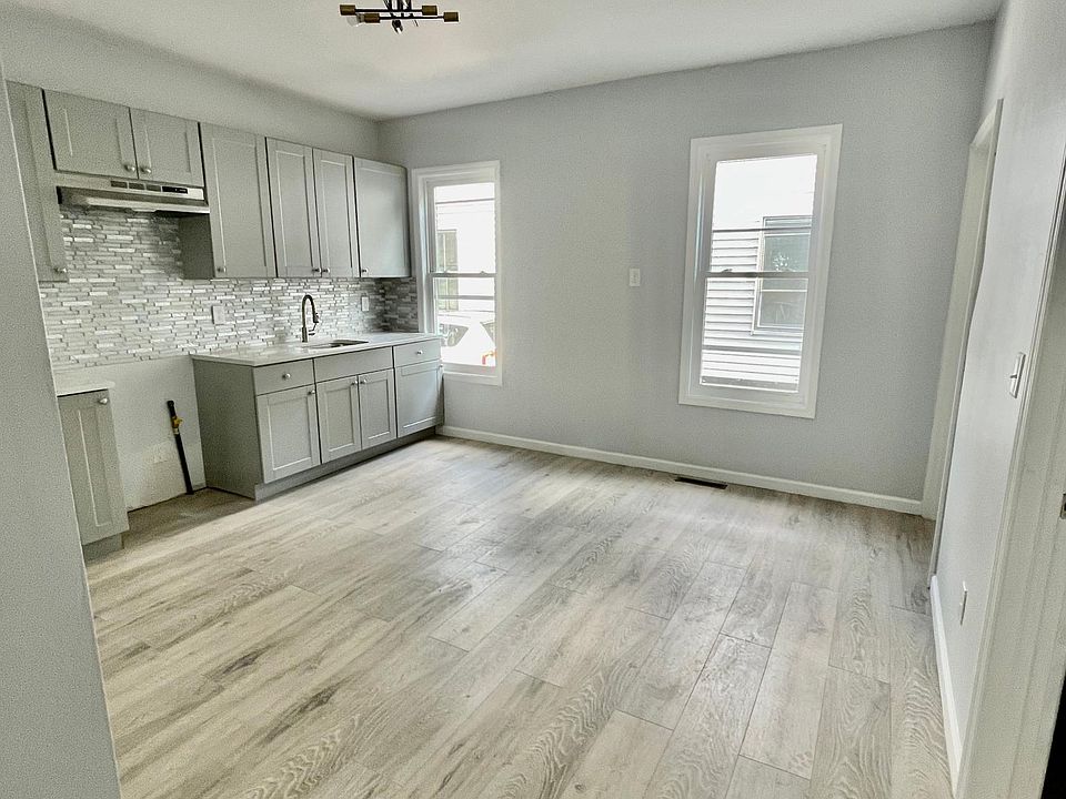 2nd image of 407 Mumford St #1