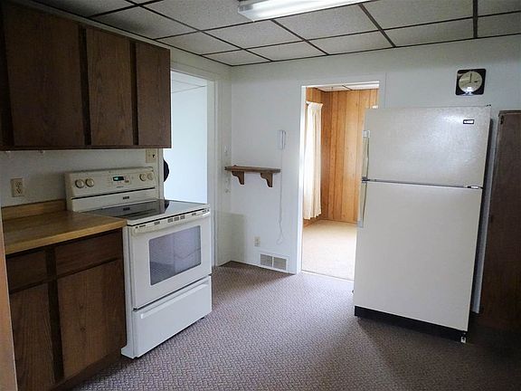 3rd image of 313 Dickinson Blvd