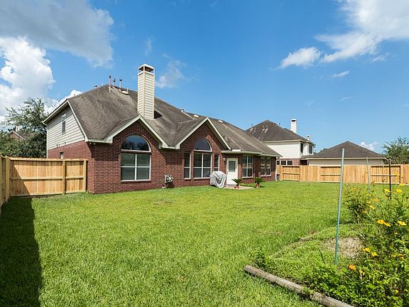4th image of 2016 Breezway Bend Ln