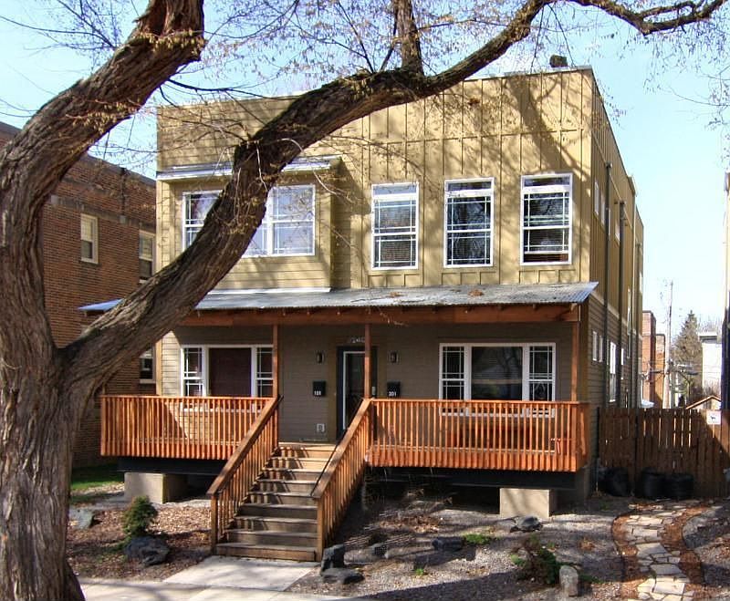 1st image of 3240 Garfield Ave