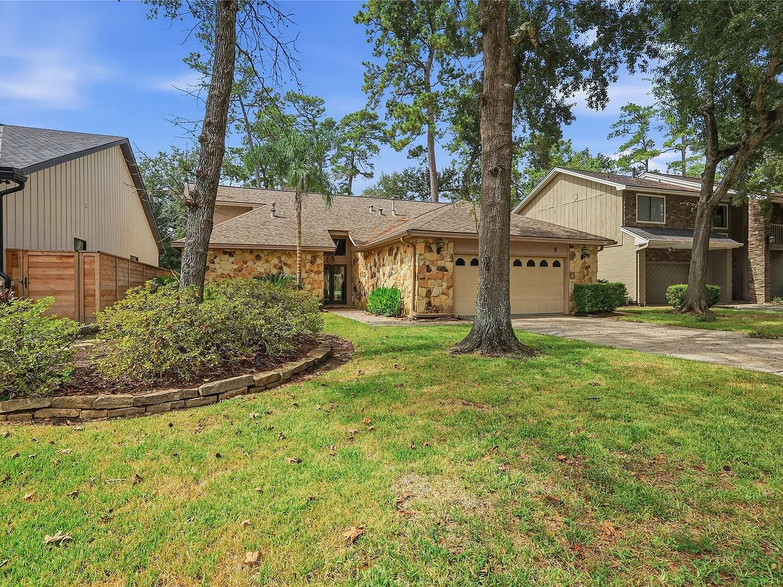 3 bed, 2.5 bath, 2717 sqft, $3,900 — Photo 3
