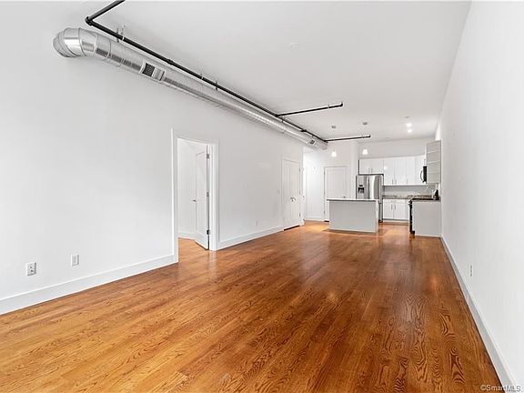 5th image of 140 Orange St #2