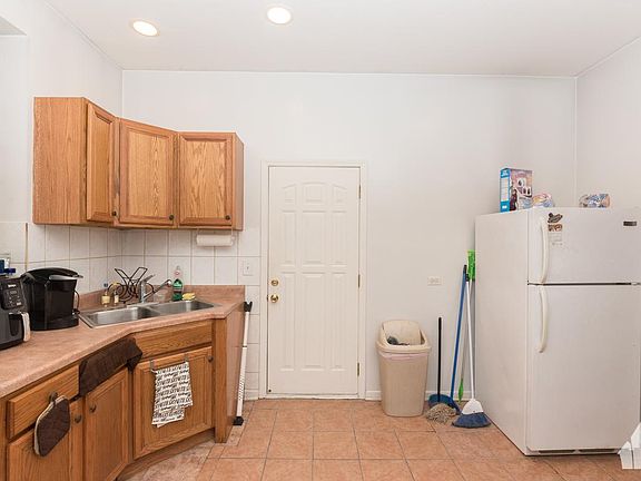 3rd image of 2141 W Huron St #1F