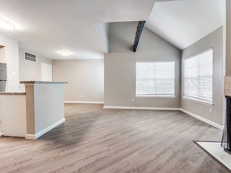 14135 Champions Dr — Photo 18