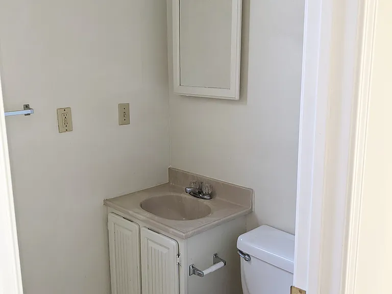 457 10th Ave #222 — Photo 11
