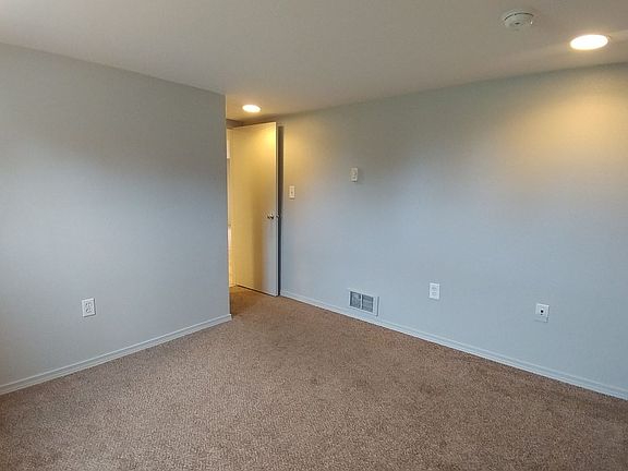 4th image of 2107 S Ainsworth Ave Office B