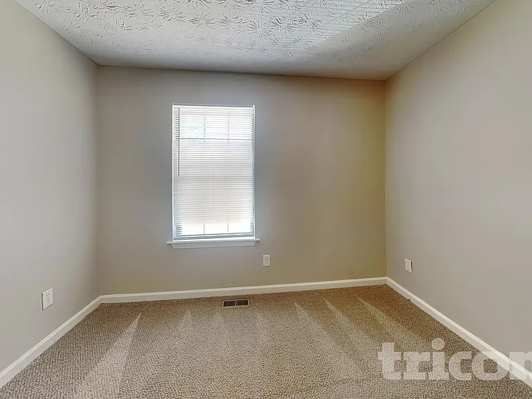 1515 Olde Oak Dr — Photo 10
