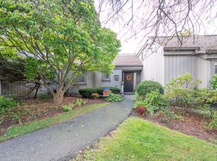 357 Krueger Dr #B, Southbury, CT 06488