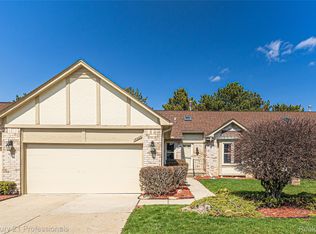 15589 Heather Ridge Trl, Clinton Township, MI