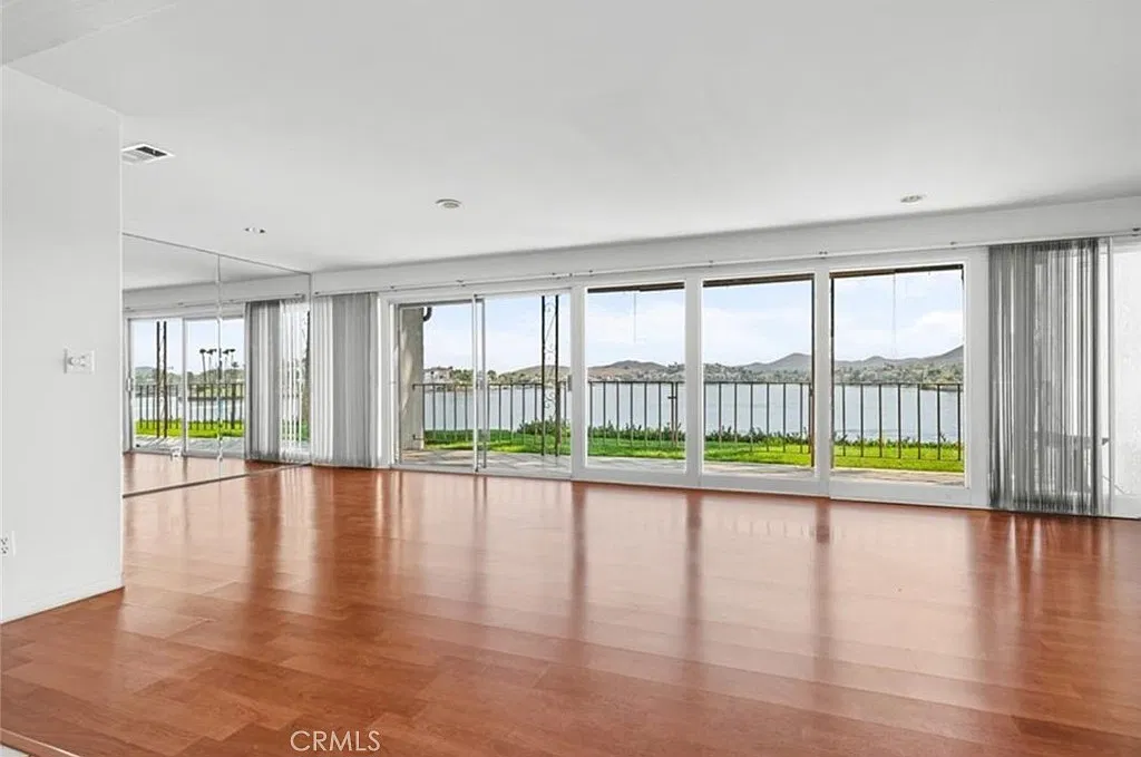 2 bed, 1252 sqft, $2,800 — Photo 2