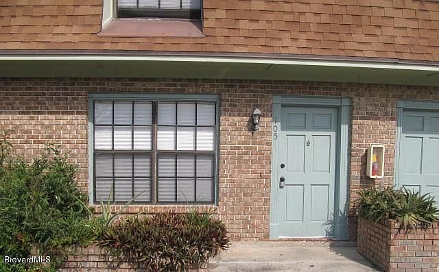 1st image of 1301 Arlington Ln NE APT 105