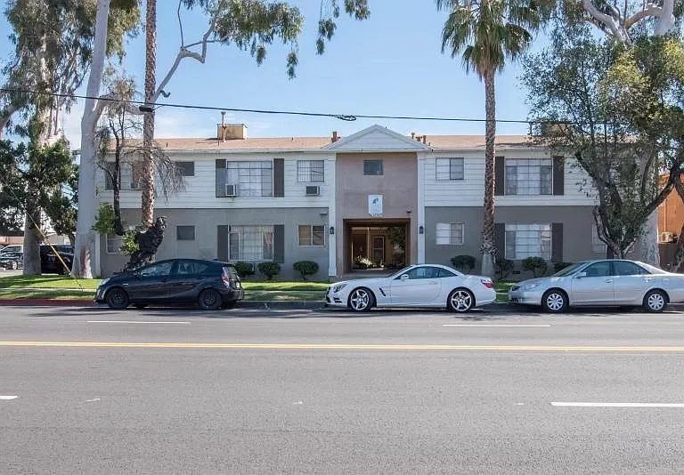 6326 Coldwater Canyon Ave #6 — Photo 2