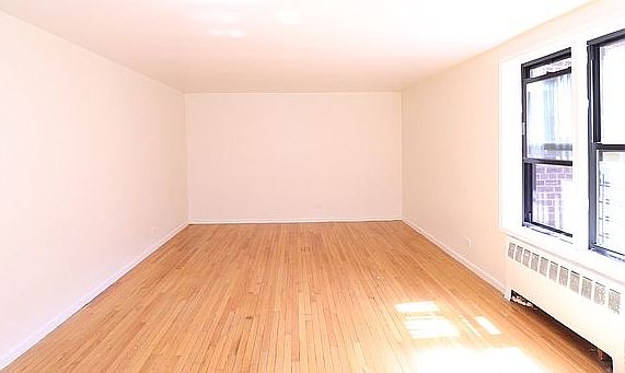 1st image of 14345 Sanford Ave APT 202