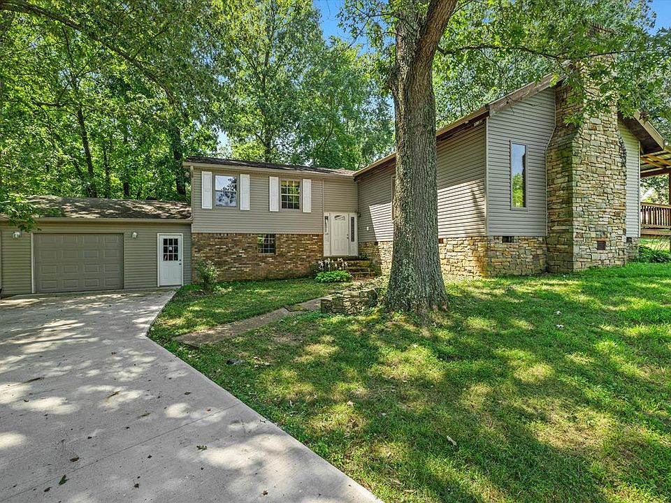 1st image of 195 Adams Ln