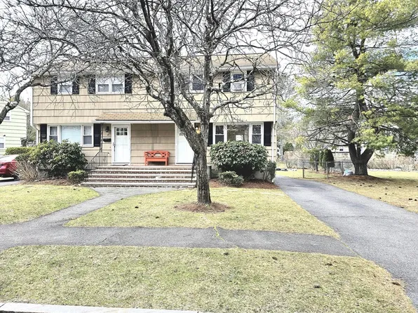 15 Charles Rd Unit 15, Winchester, MA 01890