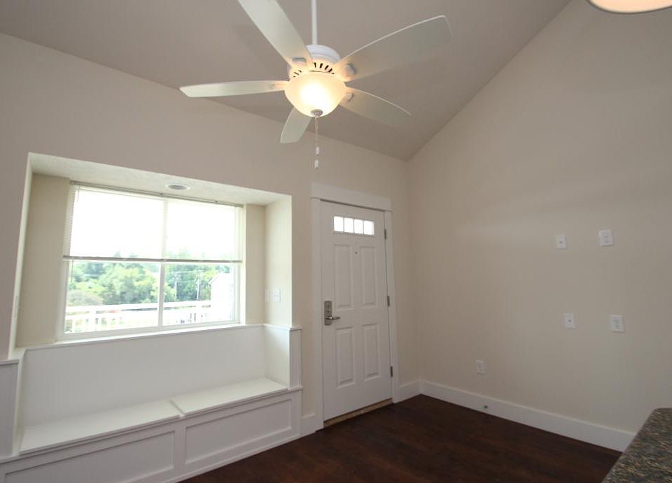 Entry/Reading Nook